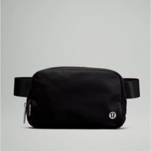 Lululemon Everywhere Belt Bag